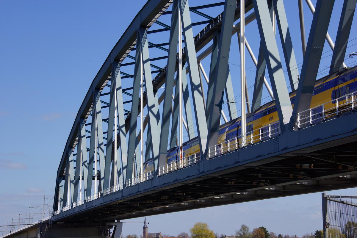 Nijmegen Railroad Bridge Nijmegen 1983 Structurae