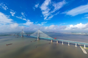 Rekordbrücke in Shanghai mit Dehnfugen aus München