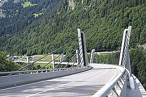 Multi-span extradosed bridges