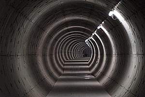 Tunnel, Kavernen und Schächte
