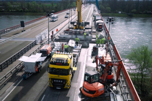 Speyer Bridge: expansion joint constructions and bearings changed over just two weekends