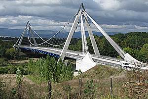 Single-span two-tower suspension bridges