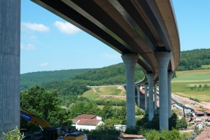 Autobahnbrücke eingeweiht: Auf CEMEX-Beton über das Sinntal