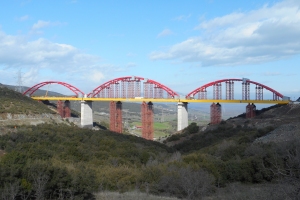 Triple protection for railroad bridge in Greece