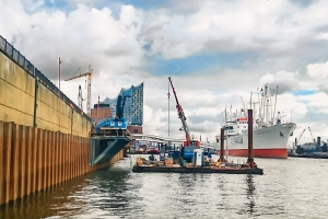 Hamburg’s Niederhafen equipped with flood control structure