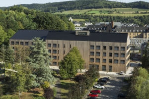 École à énergie positive au Luxembourg construite presque entièrement en bois