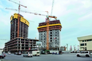 Halbmond in Baku: Doka schalt neue Hafen-Skyline