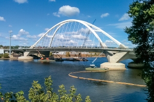Lowry Avenue-Brücke, USA: ein zweifach ausgezeichnetes Bauprojekt