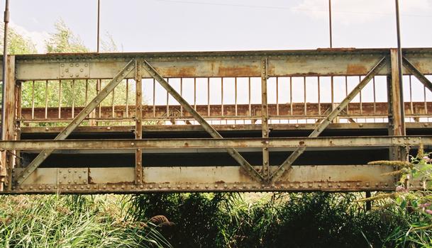 Volonne Suspension Bridge