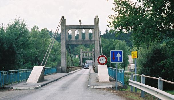 Hängebrücke über die Durance in Volonne