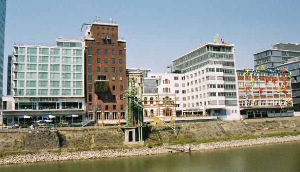 Medienhafen, Düsseldorf – Bauten auf der Speditionsstrasse