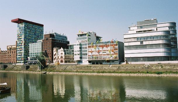 Medienhafen, Düsseldorf – Speditionsstrasse
