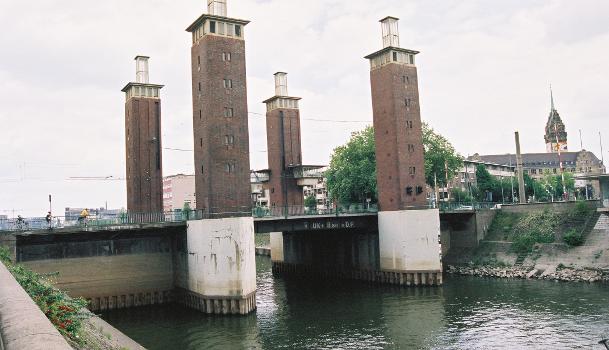 Schwanentorbrücke, Duisburg