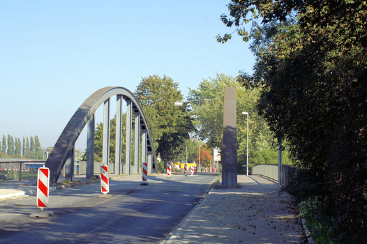 Brücke über die Einfahrt des Hafens von Gelsenkirchen