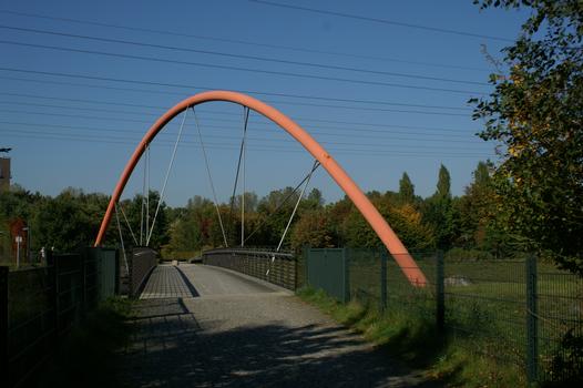 Pedestrian and cycle bridge at Nordstern Park, Gelsenkirchen