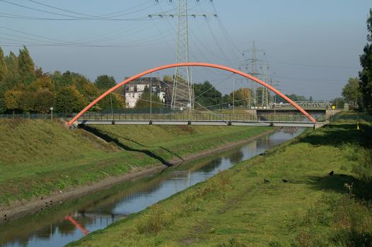 Fuß- und Radwegbrücke im Nordsternpark in Gelsenkirchen