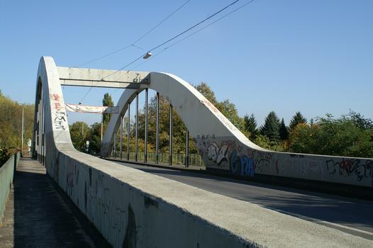 Pont de la L 924 sur les voies ferrées de la gare de Herbede à Witten