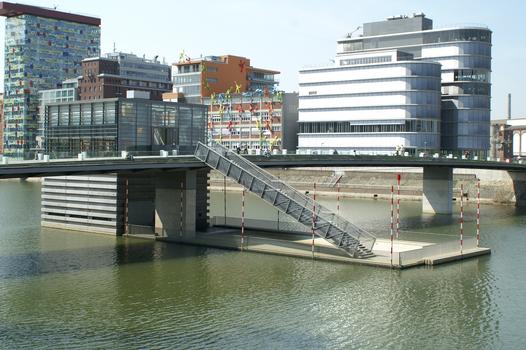 Fußgängerbrücke Am Handelshafen, Medienhafen, Düsseldorf