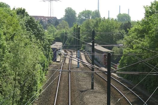 Pont-tramway sur l'autoroute A46 à Düsseldorf-Wersten