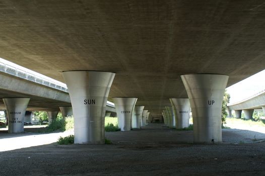 Pont de l'I-280 sur le Guadalupe, San Jose, Californie 