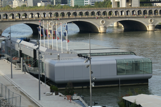 Kiosque flottant, Paris