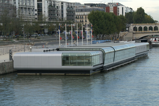 Kiosque flottant, Paris
