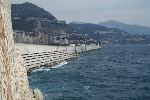 Digue flottante de l'extension du port de la Condamine à Monaco