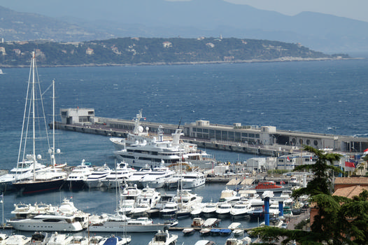Schwimmpier der Erweiterung des Hafens La Condamine in Monaco