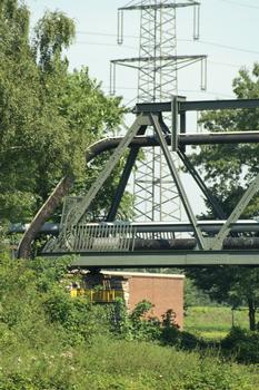Pont No. 317a à Oberhausen sur le canal du Rhin à Herne