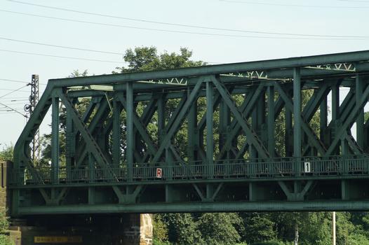 Pont No. 318 à Oberhausen sur le canal du Rhin à Herne