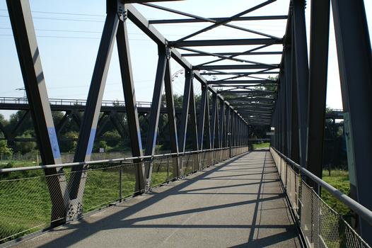 Pont No. 319b à Oberhausen sur le canal du Rhin à Herne