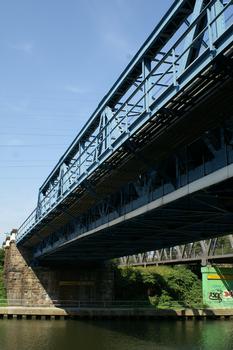 Pont No. 319 à Oberhausen sur le canal du Rhin à Herne