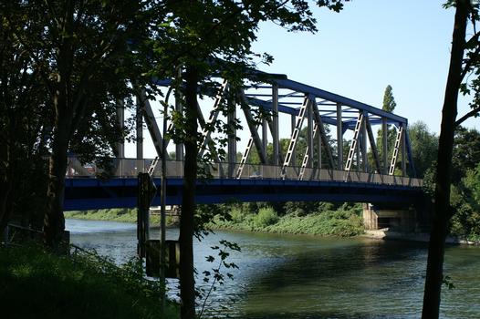 Brücke Nr. 311 über den Rhein-Herne-Kanal zwischen Duisburg und Oberhausen
