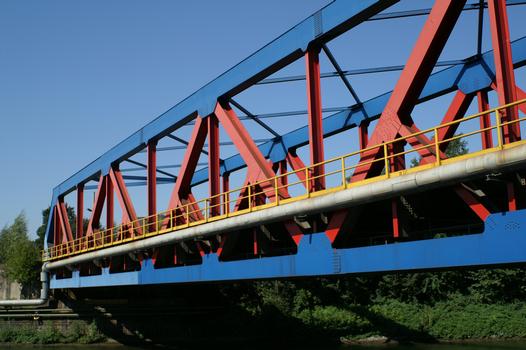 Brücke Nr. 310 über den Rhein-Herne-Kanal zwischen Duisburg und Oberhausen