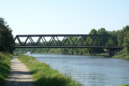 Bridge No. 308 across the Rhine-Herne Canal at Duisburg