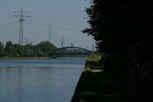 Pont no. 315 franchissant le canal Rhin-Herne à Oberhausen