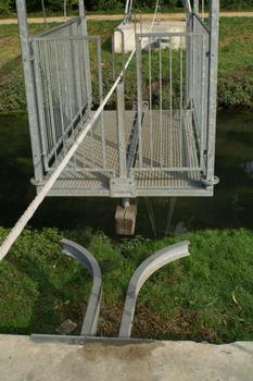 Erlebnisbrücke, MönchengladbachMini-Schwebefähre mit Eigenantrieb