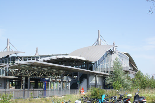 Düsseldorf Airport - Train Station