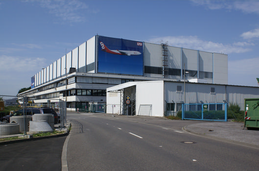 Flughafen Düsseldorf International - Halle 8 der LTU