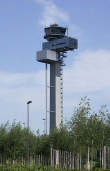 Aéroport international de Düsseldorf - tour de contrôle