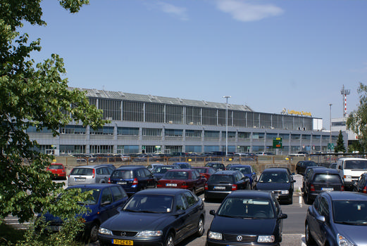 Aéroport international de Düsseldorf - Hangar de Lufthansa Technik