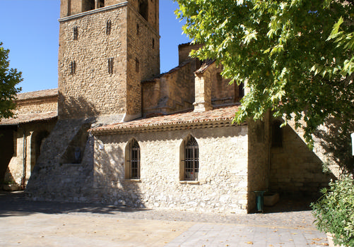 Moustiers-Sainte-Marie - Church