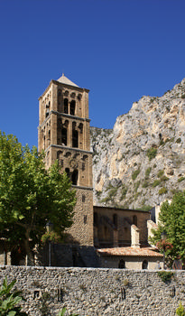 Moustiers-Sainte-Marie - Kirche