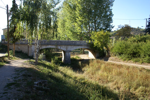 Riez - Pont de l'Avenue Frédéric-Mistral
