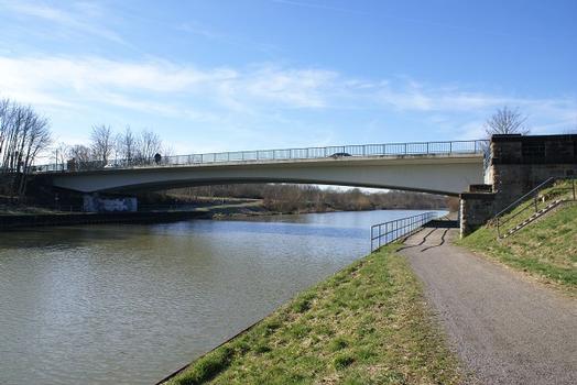 Dinslakener Strasse Bridge at Hünxe 