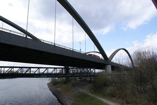 Autobahn A 42 & Canal du Rhin à Herne – Pont de l'A42 sur le Canal Rhin-Herne