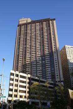 One Lincoln Plaza Apartments