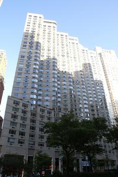 30 Lincoln Plaza Apartments