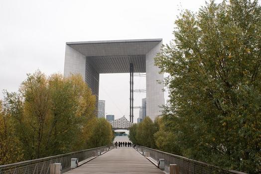 Paris-La Défense – Great Arch of La Défense & La Jetée
