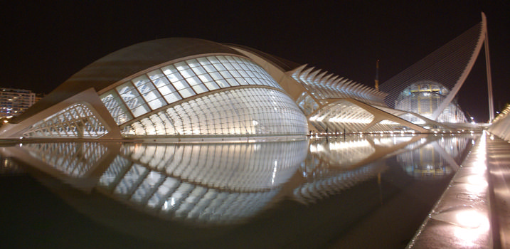City of Arts and Sciences in Valencia: L'Hemisfèric & Museu de les Ciències «Príncipe Felipe» & Serreria Bridge